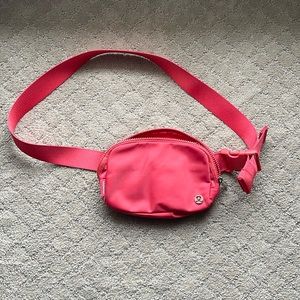 Pale raspberry Lulu belt bag
